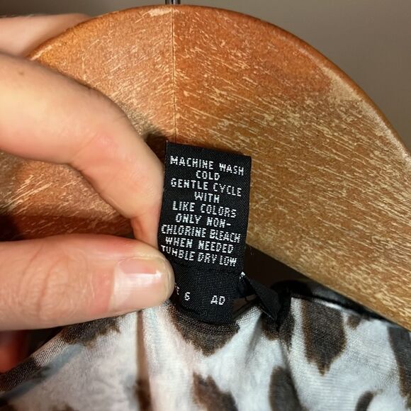 3 for $30! Alfani petite patterned tee. Size small - Picture 4 of 6